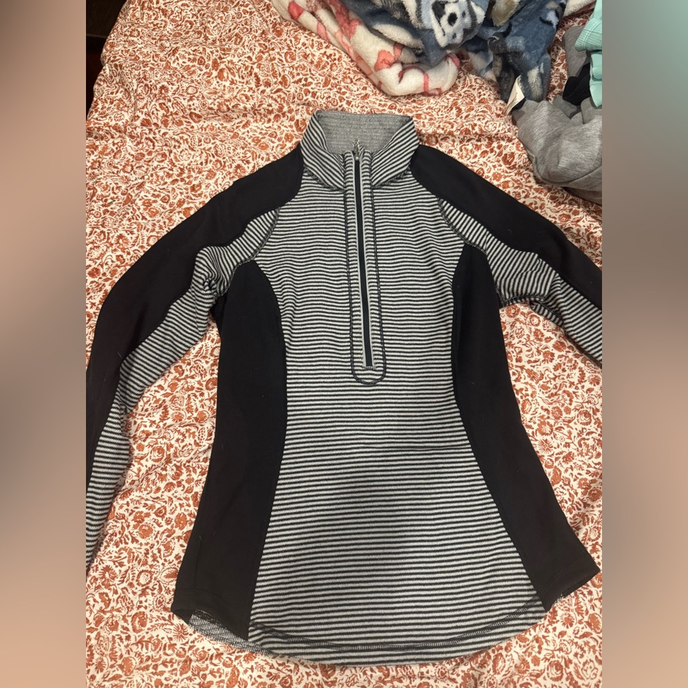 Lululemon Women’s White Striped Run U-Turn 1/2 Zip Pullover Size 4 Stretch Yoga